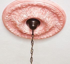 como aplicar un rosetón en el techo