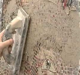Rejuntado de mosaico en un murete Rejuntado de mosaico en un murete