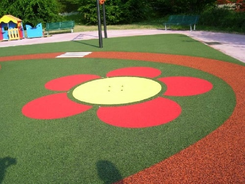 Un hermoso suelo de jardín antichoque Un suelo de jardín antichoque