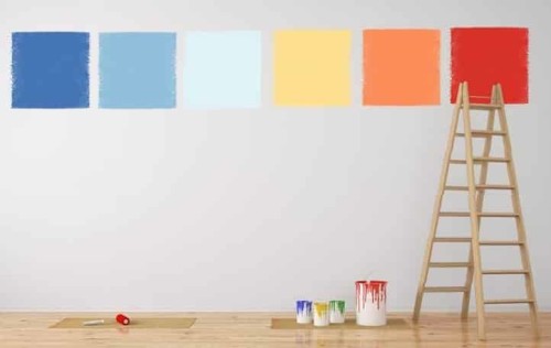 Pared con diferentes pruebas de color para que elijas