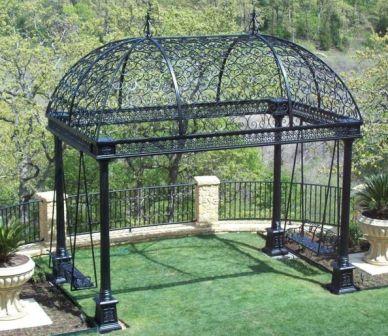 Un cenador de hierro.