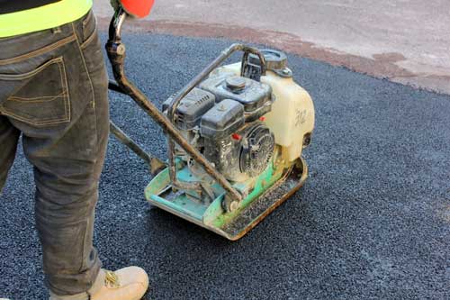 Plancha vibratoria para compresión de asfalto