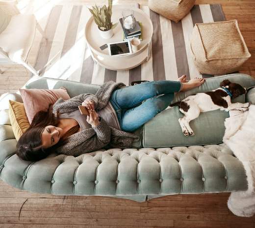 Diferentes objetos pueden ayudarte a relajarte en la casa. Relájese en el interior.