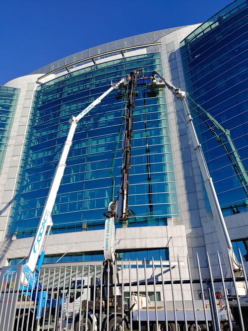 Montaje de acristalamiento externo: lea la guía en línea en el Blog de Edilnet Montaje fotográfico de acristalamiento externo.