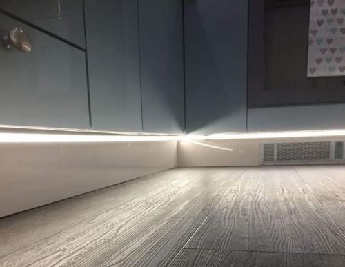 Todas las ventajas y desventajas de los zócalos con iluminantes.