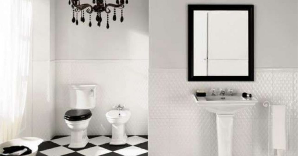 revestimiento de baño de cerámica en blanco y negro